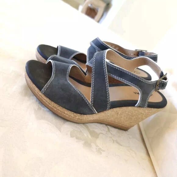 Womens Clarks Leather Wedge Sandals Shoes 10 M Blue Gray Buckle - Picture 5 of 12